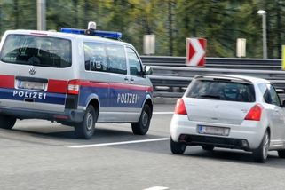 Česká rodina utrpěla vážná zranění po autonehodě v Rakousku - Novinky